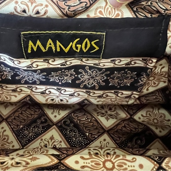 Mango beautiful purse and ⛳️excellent to wear on your vacation - Picture 3 of 4